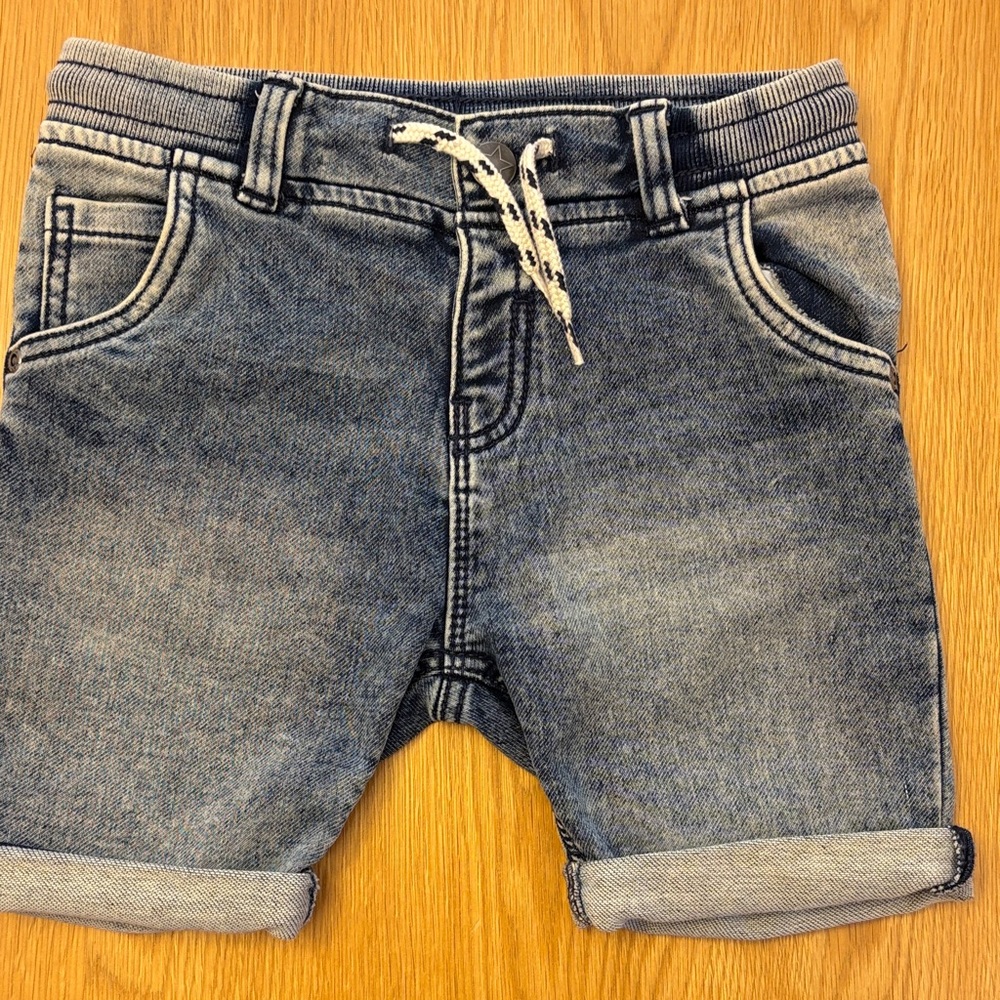 Boys Denim Drawstring Shorts in Light Blue size 4-5 years